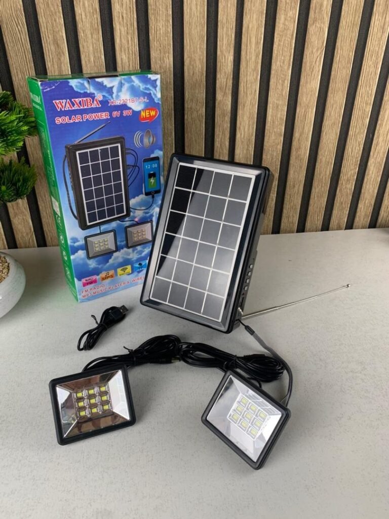 Kit d’Éclairage Solaire XB-2321BT avec Haut Parleur et Deux Lampes