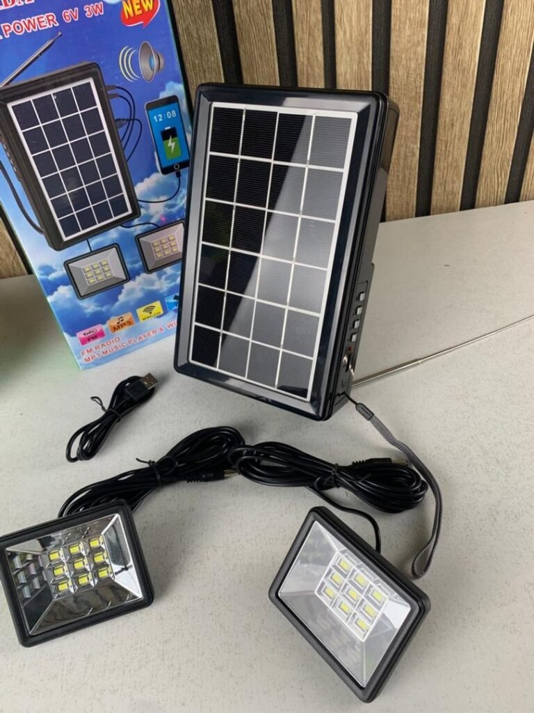 Kit d’Éclairage Solaire XB-2321BT avec Haut Parleur et Deux Lampes