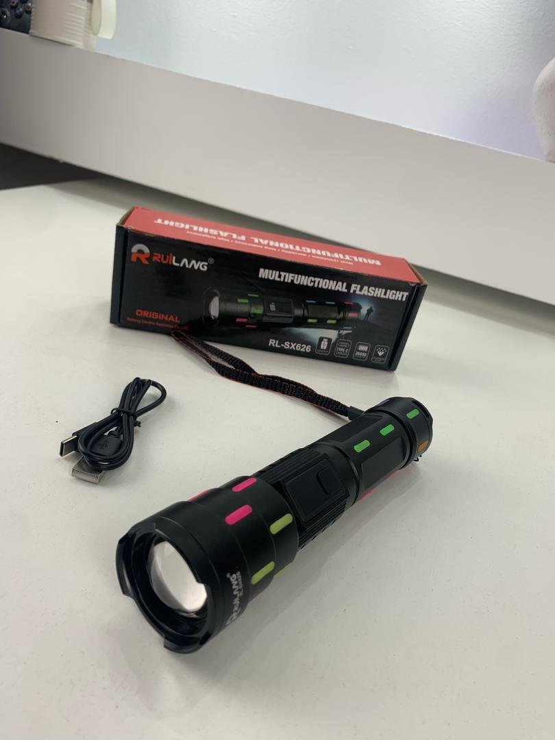 Lampe de Poche LED Zoomable avec Bandes Fluorescentes - Image 4