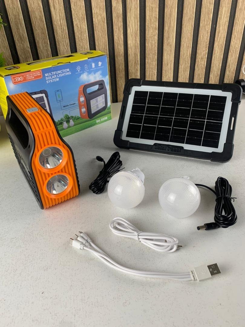 Kit Panneau Solaire Portable avec Torche LED et 2 Lampes - Image 7