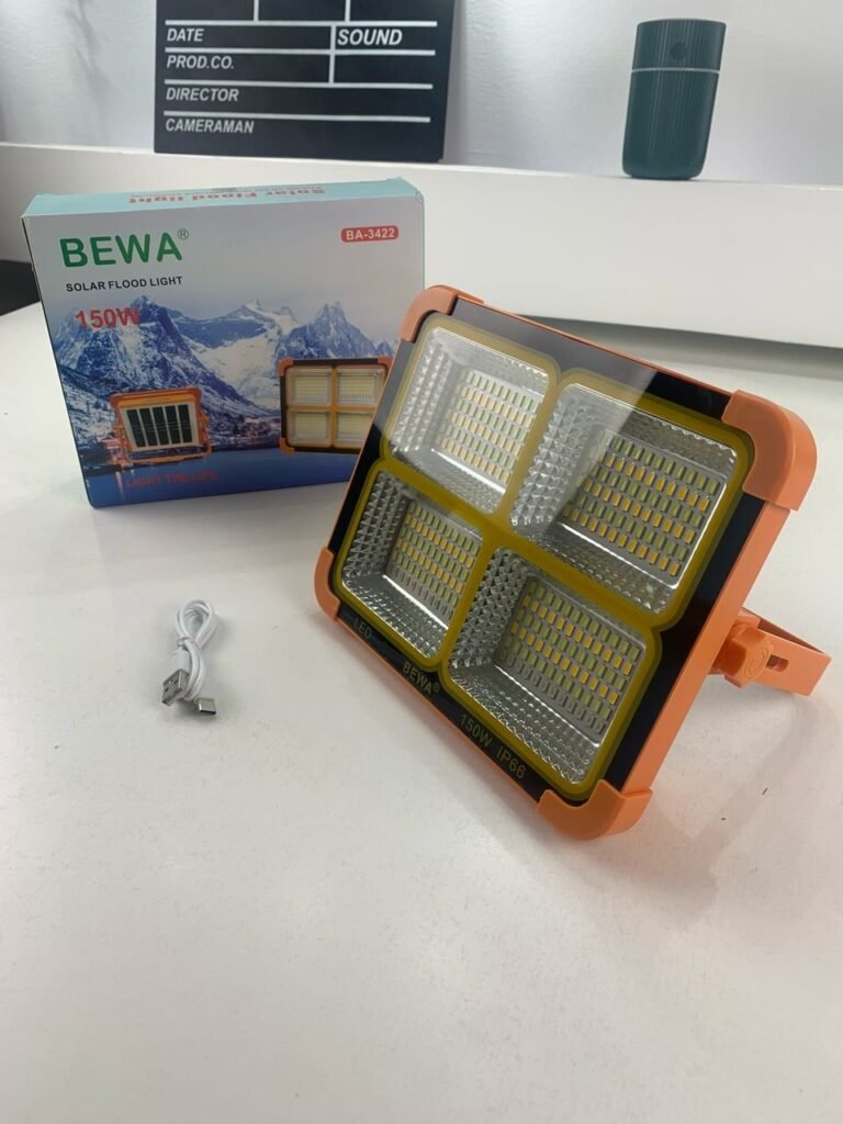 Projecteur LED 200W Rechargeable avec Panneau Solaire